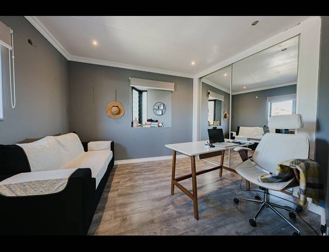 2 BEDROOM TOWNHOUSE FOR SALE IN BASSONIA